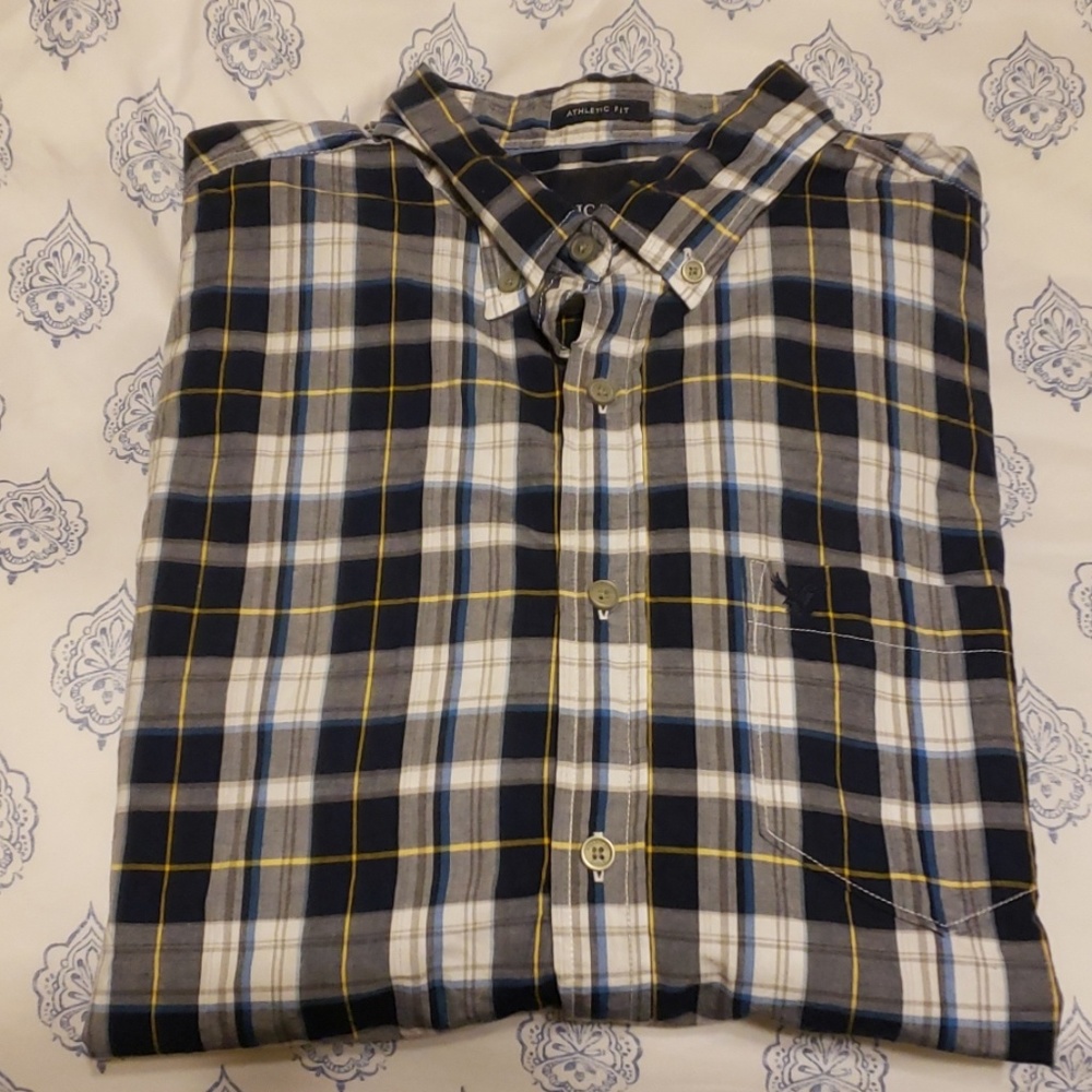 American Eagle Mens Large Plaid Button Down shirt